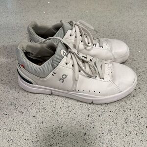 Used On Women’s The Roger Advantage. Size 8.5.